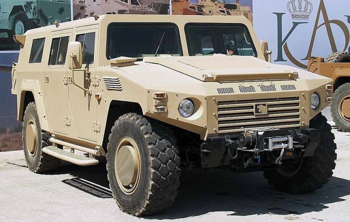Арабский внедорожник Nimr – копия российского «Тигра». | Фото: militarycat1.blogspot.com. Арабский внедорожник Nimr – копия российского «Тигра». | Фото: militarycat1.blogspot.com.