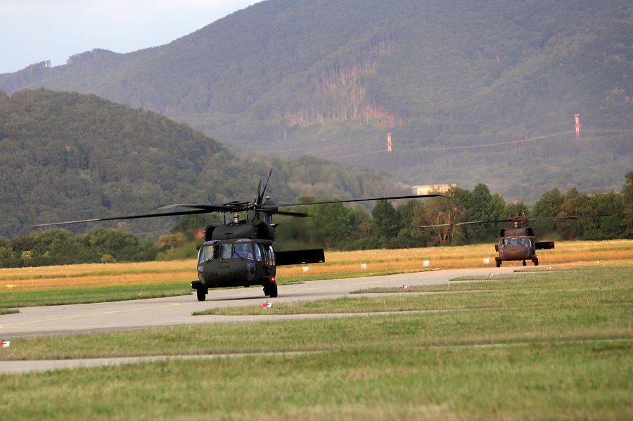 vrtulnik--UH-60M-Black-Hawk vrtulnik--UH-60M-Black-Hawk