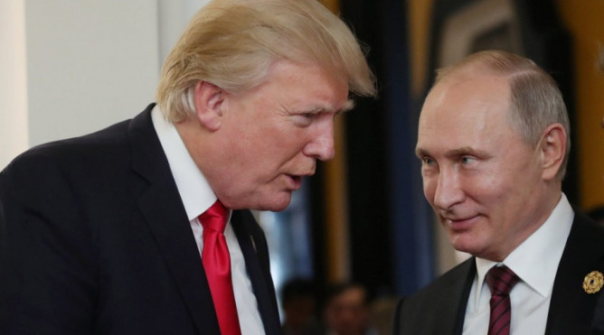 Трамп обожает Путина, заявил Сноуден