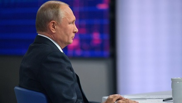 Главные ответы Путина во время «Прямой линии» Главные ответы Путина во время «Прямой линии»