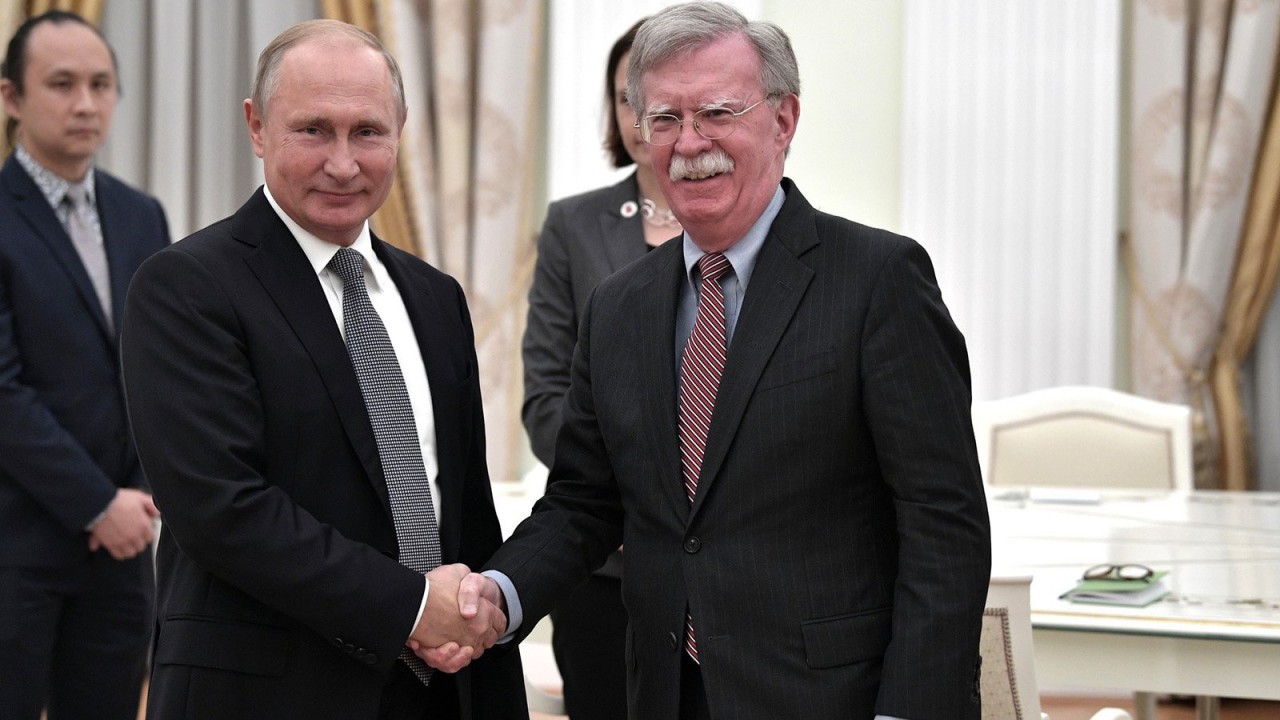 «Орлан склевал все оливки»: Путин на встрече с Болтоном пошутил о гербе США