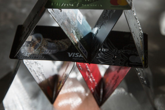 Переходим на кэш: ЦБ готовится к отключению Visa и Mastercard