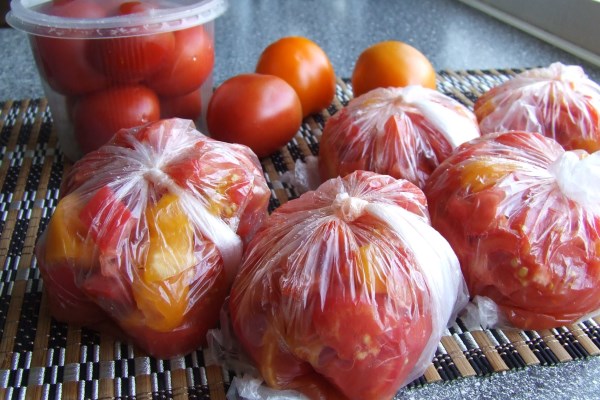 Как правильно замораживать помидоры на зиму