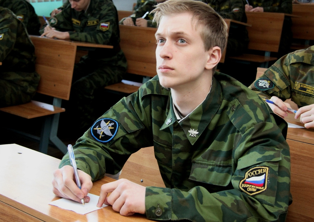 Военнослужащие смогут сдать ЕГЭ