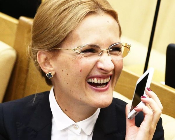 Зачем депутаты злят народ бриллиантами и обувью в несколько пенсий? Зачем депутаты злят народ бриллиантами и обувью в несколько пенсий?