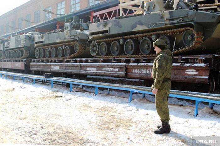 Псковские десантники получили батальонный комплект бронетехники