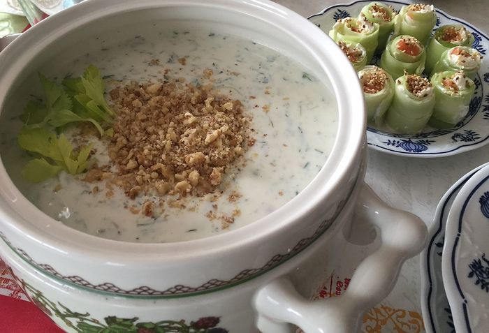 Болгарский холодный суп "Таратор", на домашнем кефире. Таратор, Кефир, Суп, Черемша, Грецкие орехи, Рецепт, Длиннопост, Кулинария