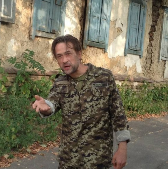 Бывший актер Пашинин воевавший на стороне Украины стал дворником Бывший актер Пашинин воевавший на стороне Украины стал дворником