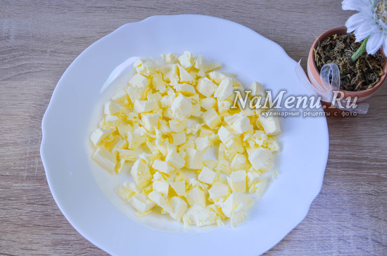 Нарезать масло