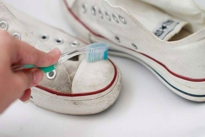 Зубная паста для чистки обуви. | Фото: Quora.
