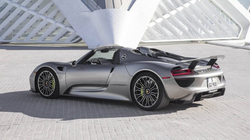 3. Краска «жидкий металл» для Porsche 918 Spyder за $63 000 3. Краска «жидкий металл» для Porsche 918 Spyder за $63 000 автомобили, апгрейды, дорогие авто