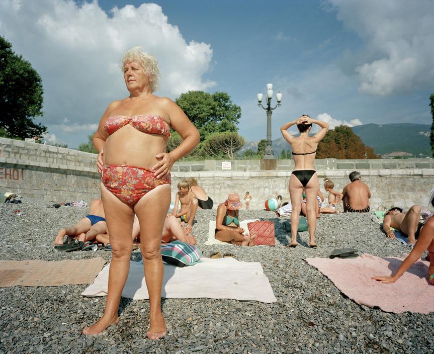 40 ностальгических кадров — Ялта 90-х годов в объективе британского фотографа 40 ностальгических кадров — Ялта 90-х годов в объективе британского фотографа