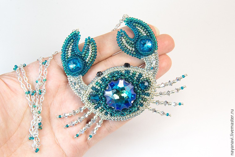 Создаем краба из бисера и кристаллов Swarovski Создаем краба из бисера и кристаллов Swarovski
