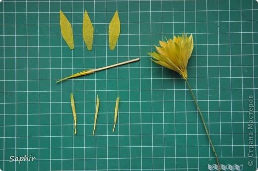 Поделка изделие Бумагопластика цветы из гофробумаги  мастер-класс Бумага гофрированная фото 6