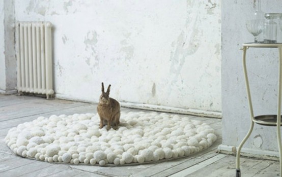 colorful-and-cozy-pompom-chairs-and-rugs-7-554x349 коврик