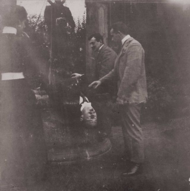 Блог - Монархи тоже люди: 15 редчайших снимков о том, как Николай II веселился с друзьями Монархи тоже люди: 15 редчайших снимков о том, как Николай II веселился с друзьями