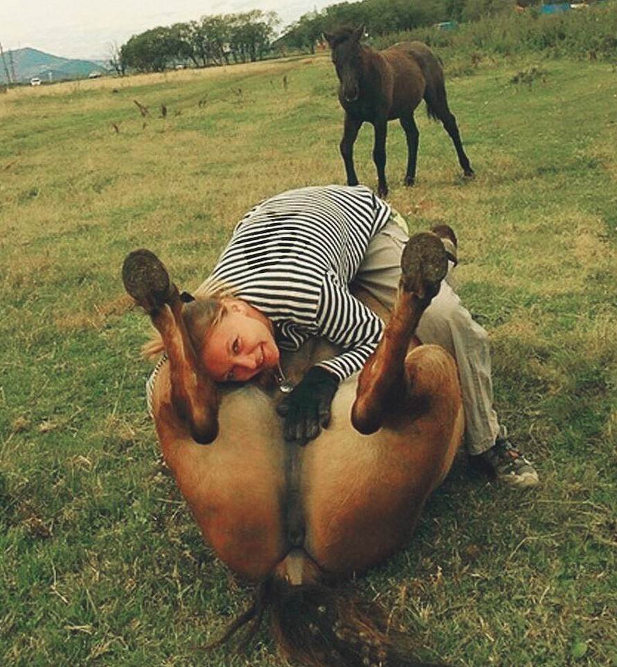 Я бы спросил, что здесь происходит, но боюсь узнать правду Я бы спросил, что здесь происходит, но боюсь узнать правду