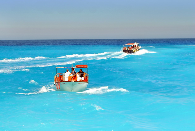   (Navagio Beach).  , 