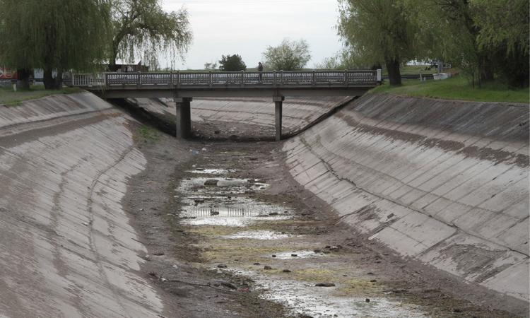Украина перекрыла дамбой воду Крыму Украина перекрыла дамбой воду Крыму