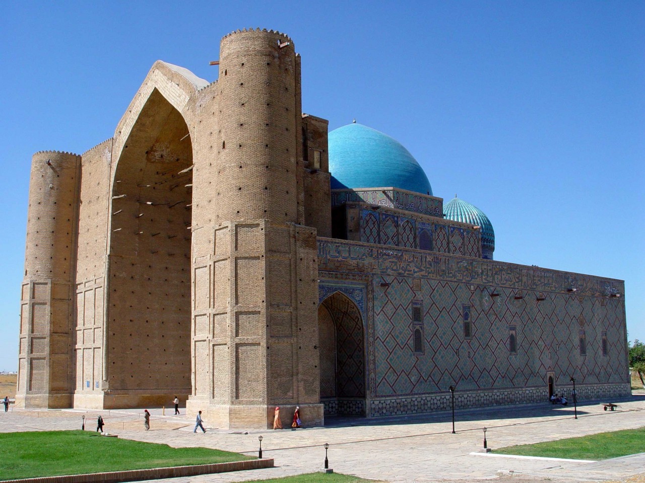 10 мест в Казахстане, которые обязательно нужно посетить
