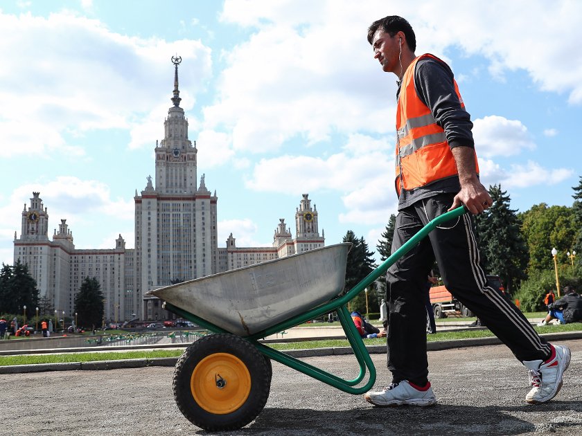 Без мигрантов как без рук