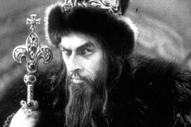 Николай Черкасов в роли Ивана Грозного.