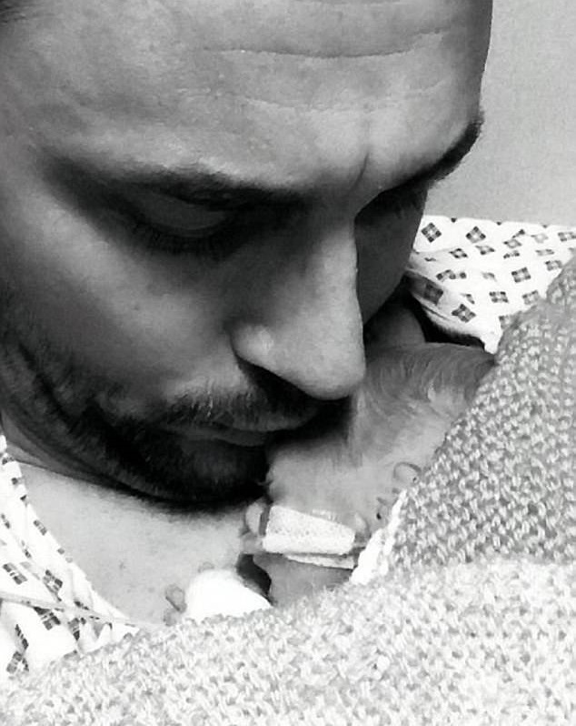 Когда он родился на 25-ой неделе, врачи не давали ему шансов выжить. Но произошло настоящее чудо... Когда он родился на 25-ой неделе, врачи не давали ему шансов выжить. Но произошло настоящее чудо...