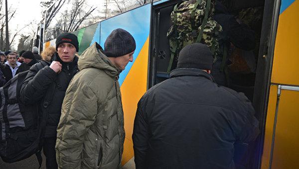 Политолог Денис Антонович: Как украинские политики имитируют войну с Россией