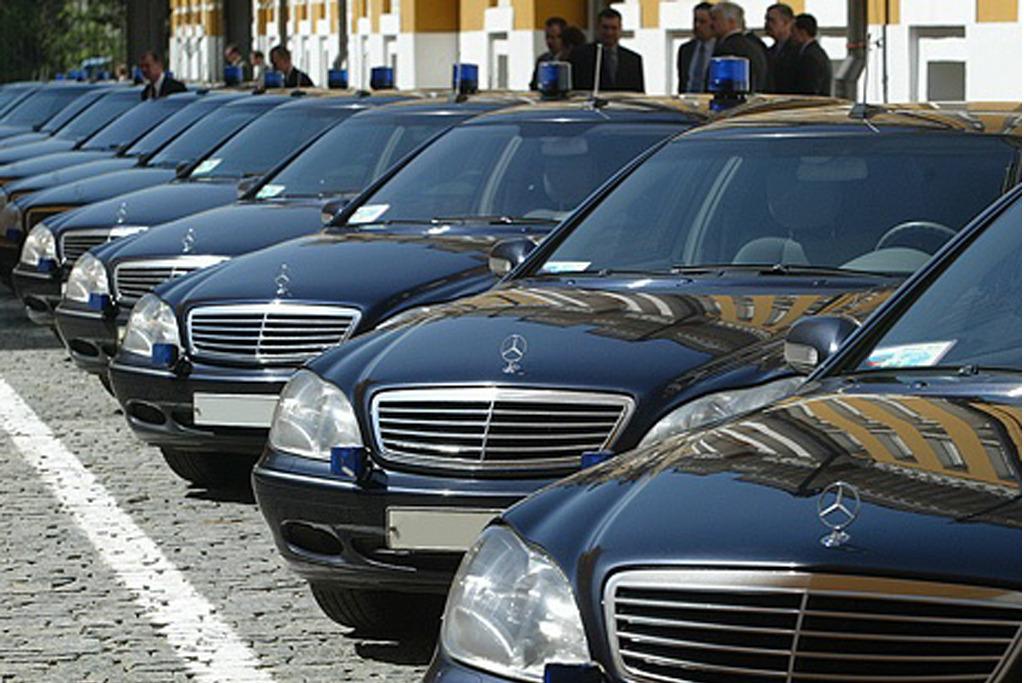 Сотрудников дептранса Москвы пересадят на такси со служебных машин