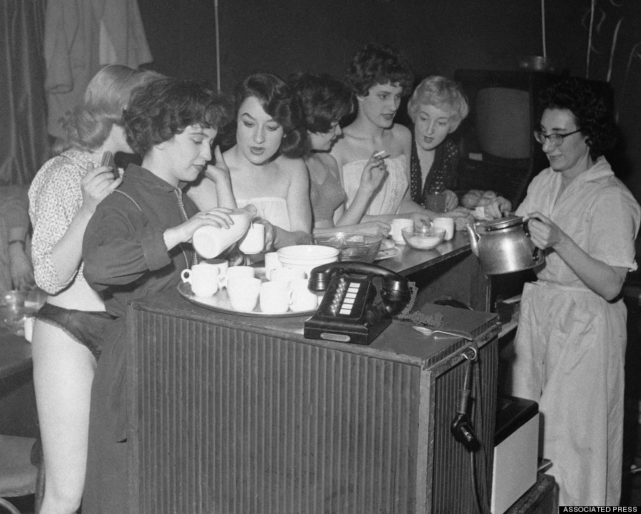 Краткая, но потрясающая история бурлеска в 1950 х годах burlesque22 Краткая, но потрясающая история бурлеска в 1950 х годах