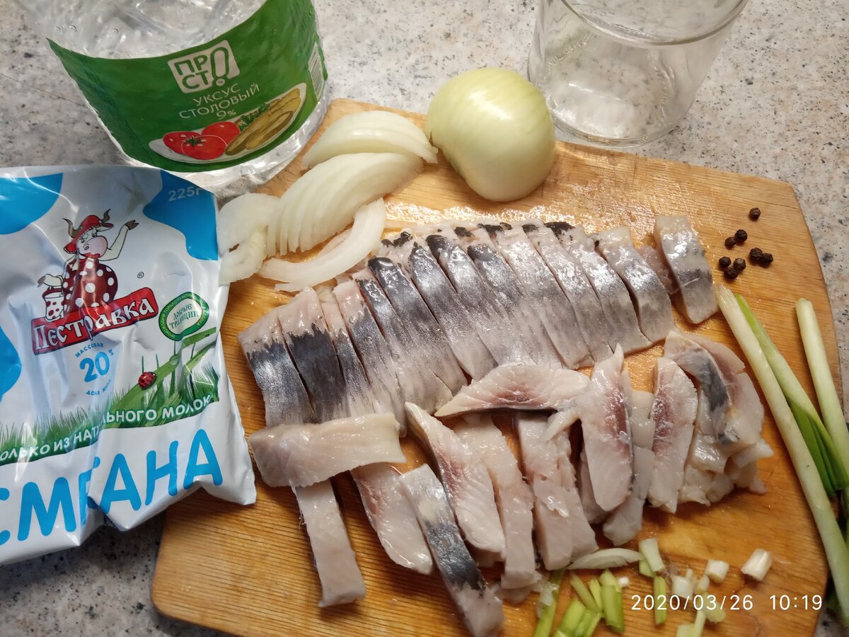 Селедочка, можно под водочку и на праздничный стол.