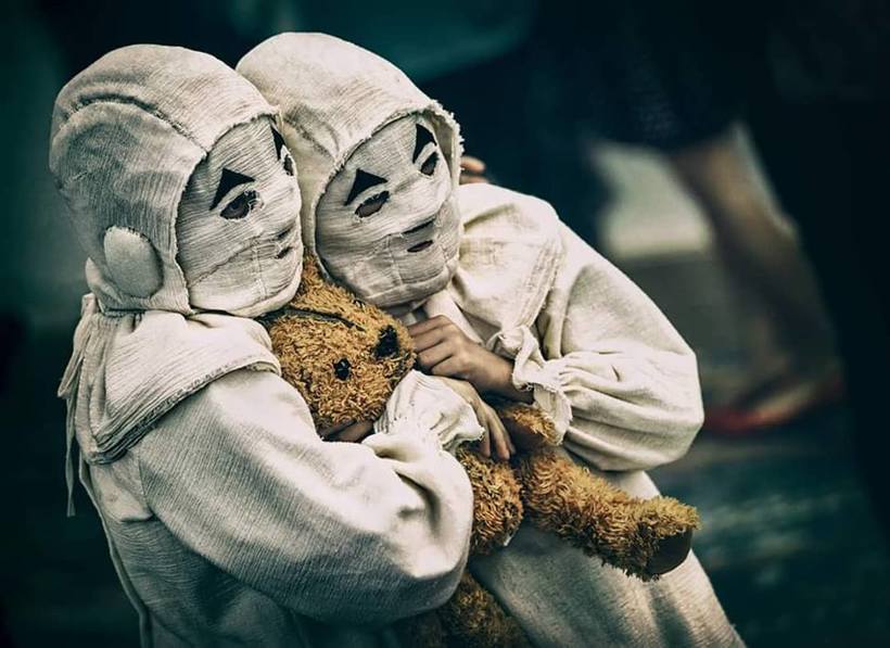 Блог - Мастера перевоплощений: 11-летние близнецы покорили сеть своими костюмами Мастера перевоплощений: 11-летние близнецы покорили сеть своими костюмами