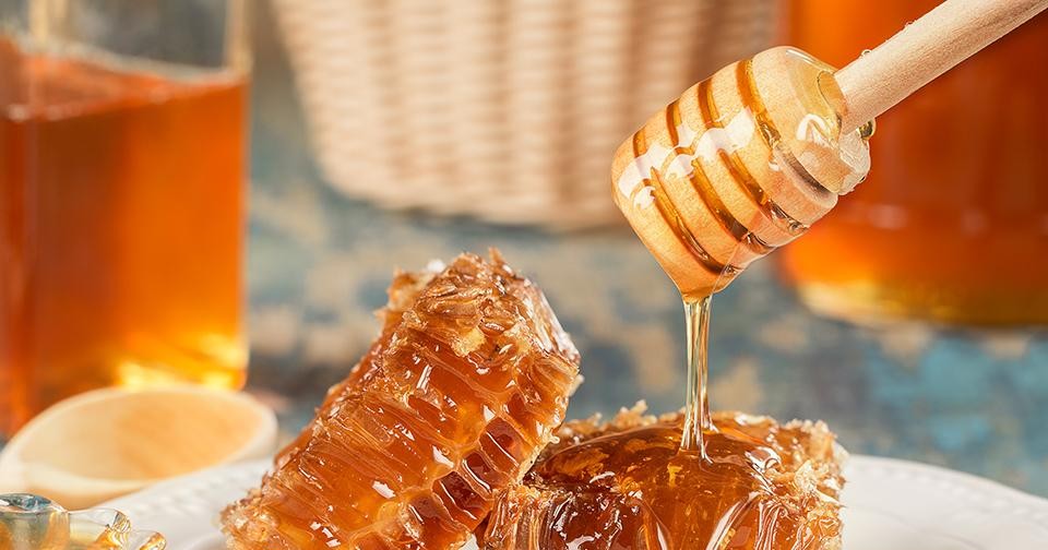 Врач Кондрахин: мед полезнее сахара из-за содержания пыльцы растений