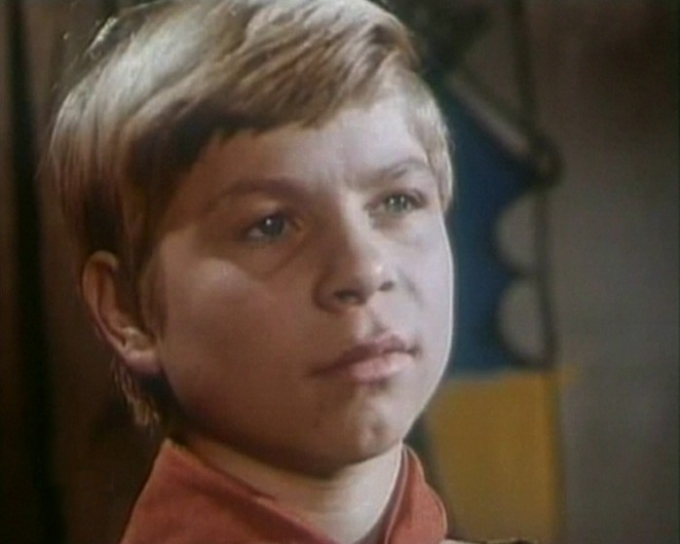 Проза жизни: Арлекино - агент КГБ, Электроник - дилер Автоваза, Алиса - биохимик Проза жизни: Арлекино - агент КГБ, Электроник - дилер Автоваза, Алиса - биохимик