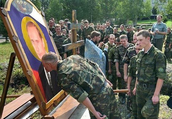 Шендерович: Путин очень был робкий вначале. Он глазам не верил, с какой скоростью все ложатся к его сапогам Шендерович: Путин очень был робкий вначале. Он глазам не верил, с какой скоростью все ложатся к его сапогам