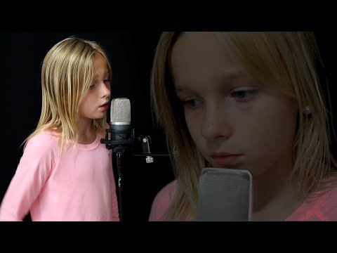 11-летняя девочка просто потрясающе исполнила кавер на известную песню!