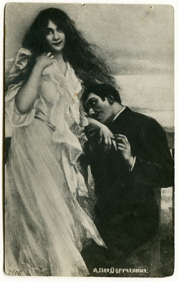 Авторская коллекция самых странных открыток из прошлого