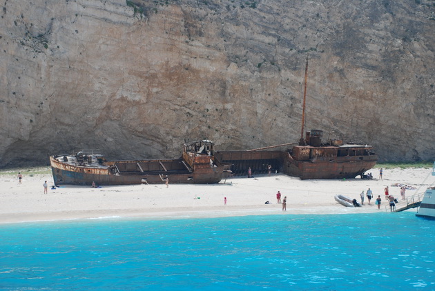   (Navagio Beach).  , 