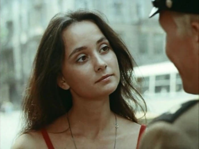 Ольга Кабо в фильме *Приморский бульвар*, 1988 | Фото: kino-teatr.ru Ольга Кабо в фильме *Приморский бульвар*, 1988 | Фото: kino-teatr.ru
