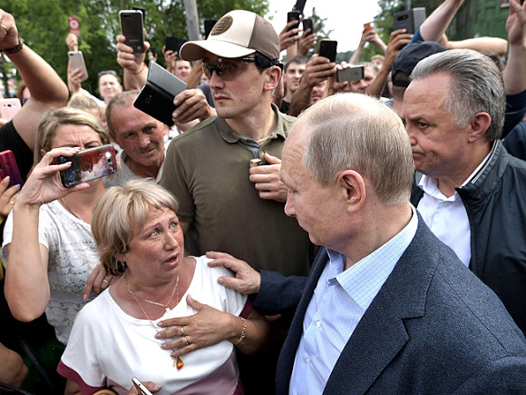 Невнятно и с пафосом