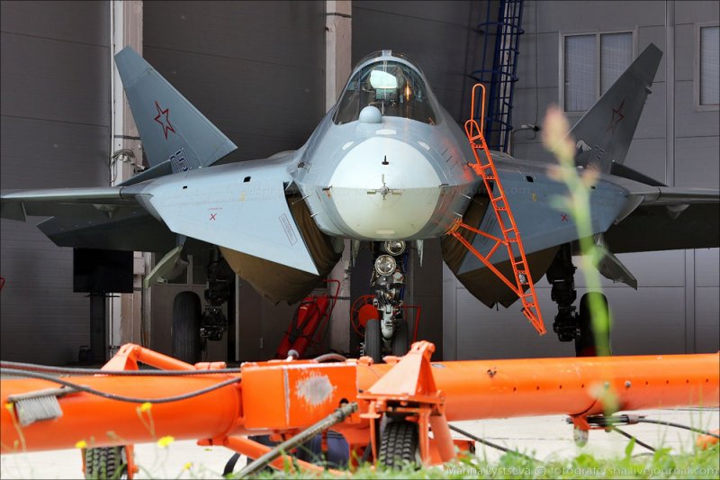 ПАК ФА впервые показали вблизи!