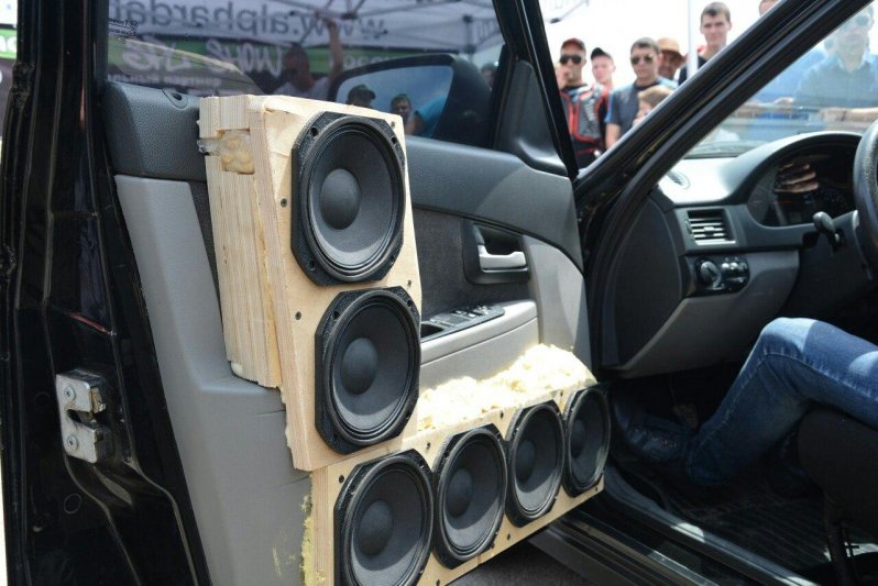 Ужасные примеры установки автоакустики Ужасные примеры установки автоакустики автозвук, акустика, тюнинг