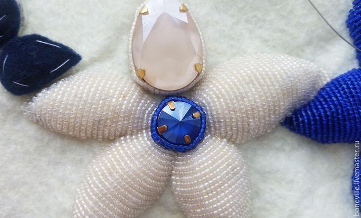 Создаем цветочное колье со Swarovski Создаем цветочное колье со Swarovski