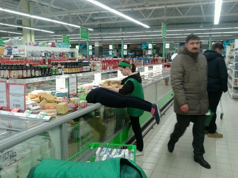Невыполнимых задач не существует Девушки-красотки и их чудачества
(14 фото)