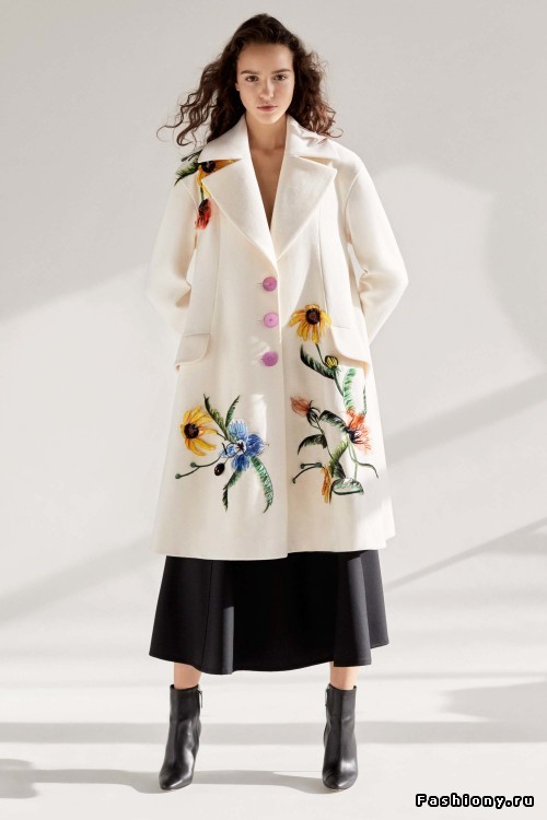 Элегантность и женственность в коллекции Carolina Herrera pre-fall 2018 Элегантность и женственность в коллекции Carolina Herrera pre-fall 2018