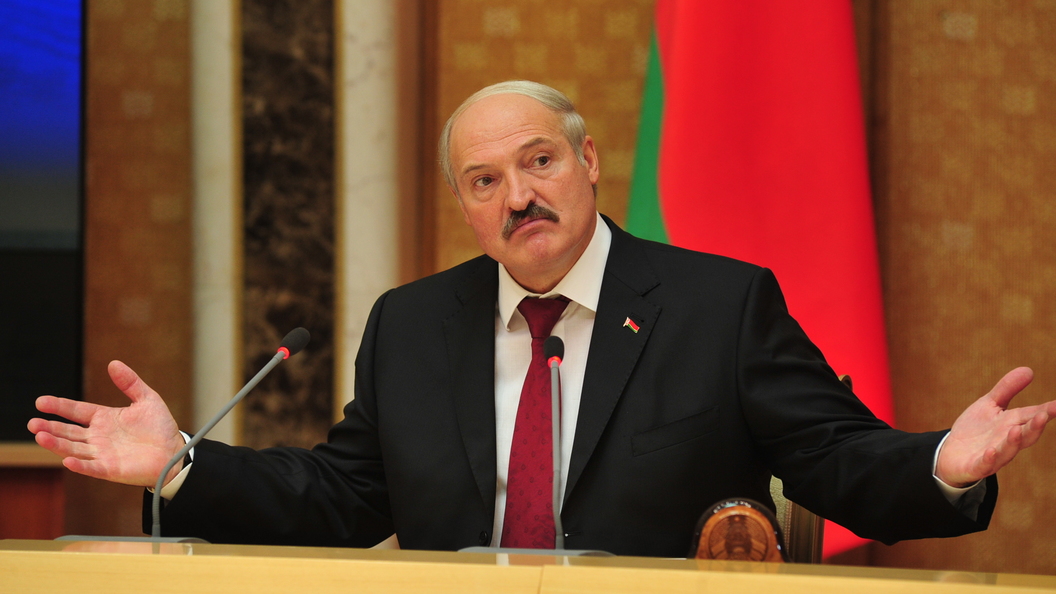 Лукашенко восстал против изоляции из-за коронавируса: "Мы убиваем людей в этих квартирах"