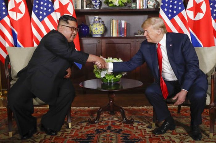 Встреча Кима и Трампа: Саммит ни о чем Встреча Кима и Трампа: Саммит ни о чем