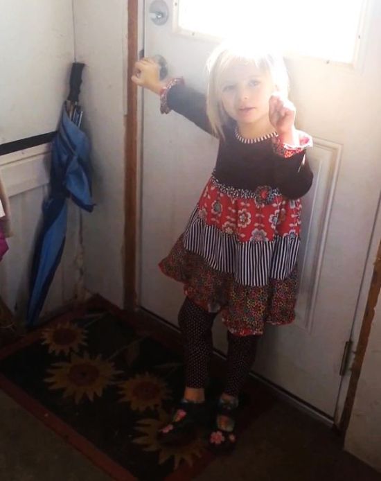 Эта симпатичная 5-летняя девочка привела домой весьма неожиданного гостя
