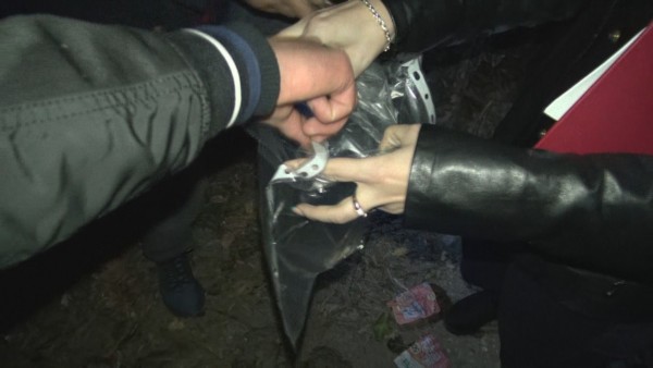В Крыму 18-летний закладчик оставлял опасные пробирки возле железной дороги В Крыму 18-летний закладчик оставлял опасные пробирки возле железной дороги