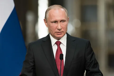Уж август близится, а Путина все нет